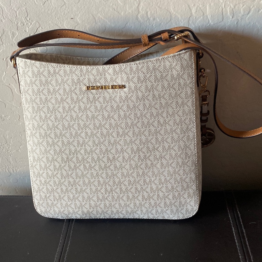 Michael Kors crossover bag